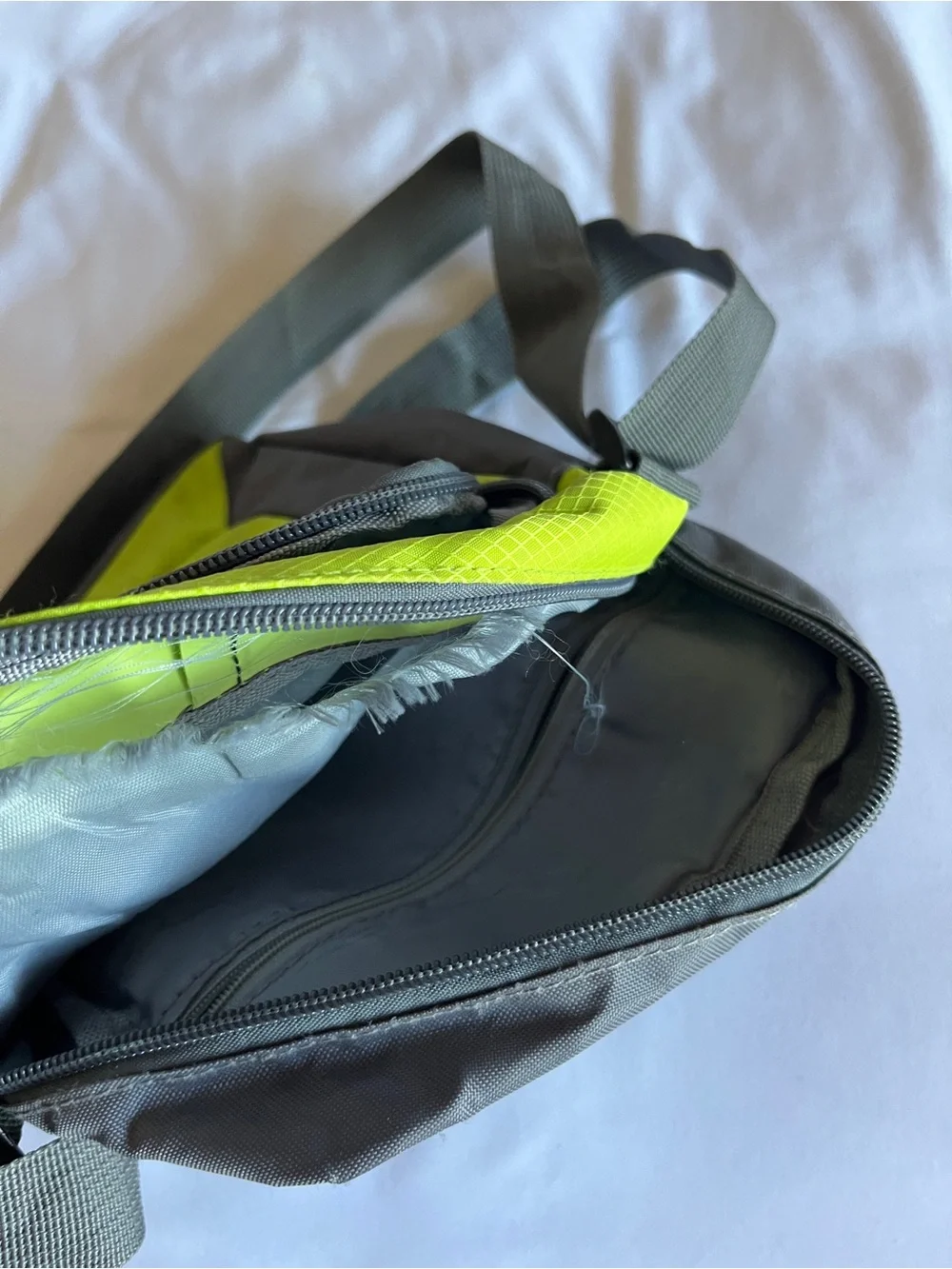 Nike Crossbody Messenger Shoulder Bag Neon Lime Green Grey Nylon 80s Vintage